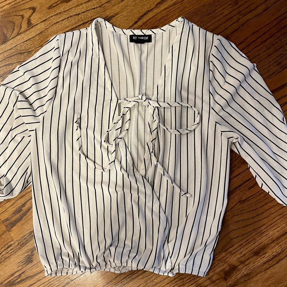 My Emblem women’s new white dress blouse with pin stripes
